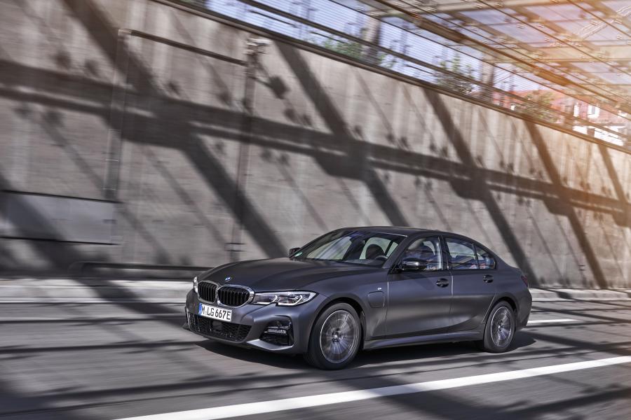  BMW 330e M Sport (G20) 2019 года  (WW) (фото 4 из 40)